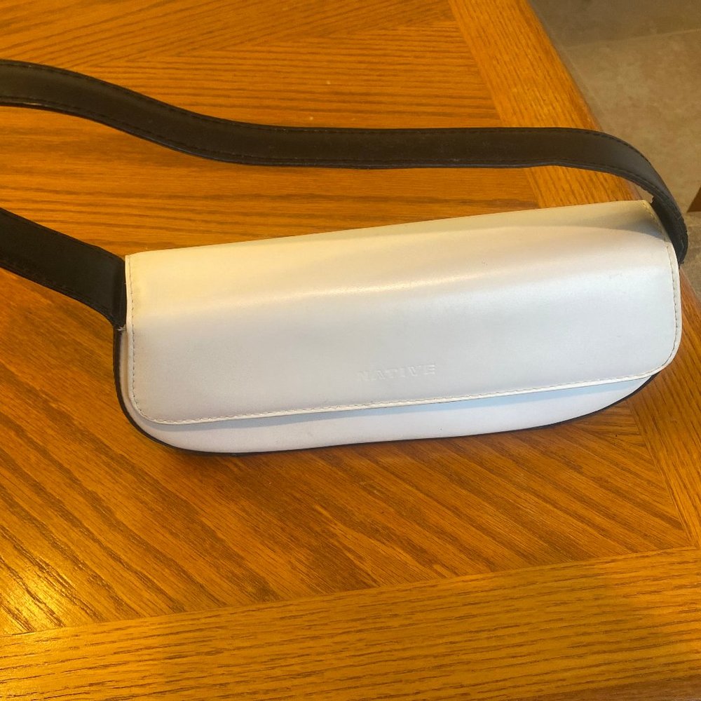 Luz Da Lua: White and Black purse